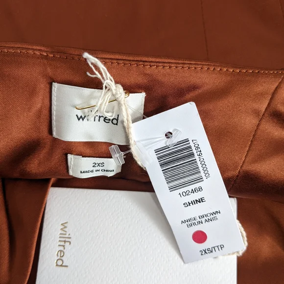 Wilfred- Aritzia Shine Satin Bustier Crop Top - Picture 6 of 6